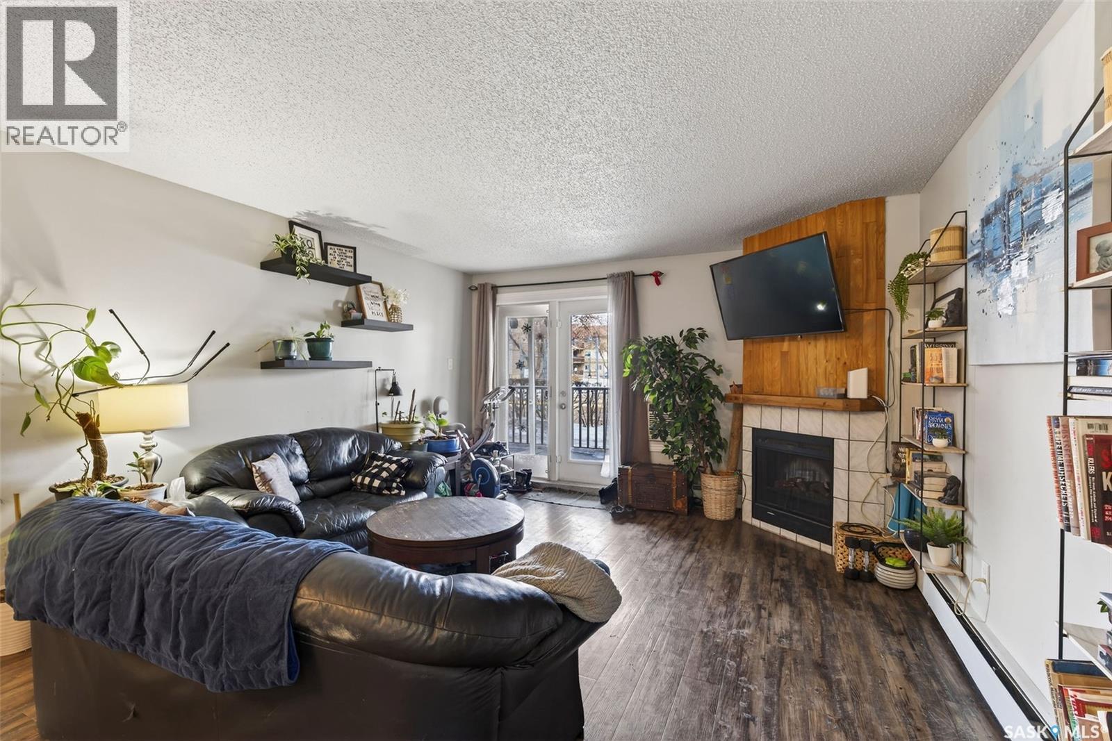 #105H 1121 MCKERCHER DRIVE - 12