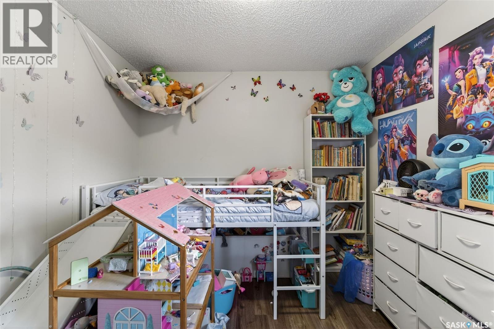 #105H 1121 MCKERCHER DRIVE - 26