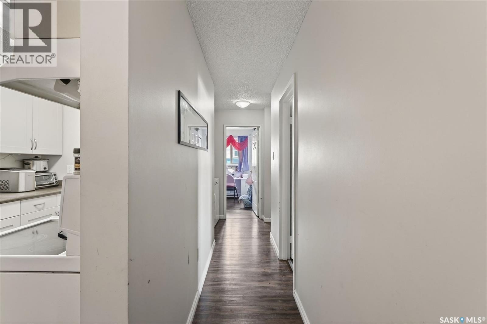 #105H 1121 MCKERCHER DRIVE - 28