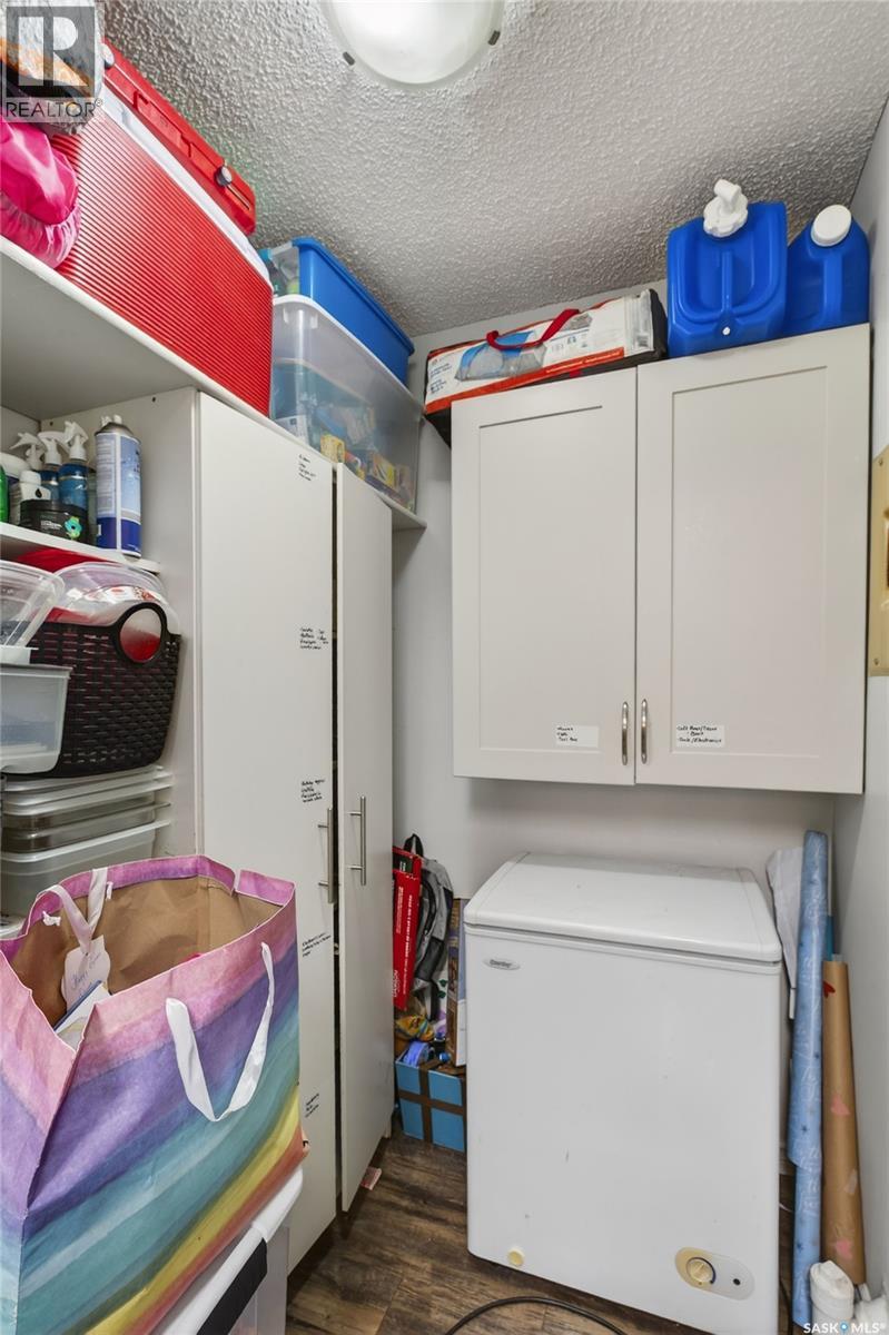 #105H 1121 MCKERCHER DRIVE - 29