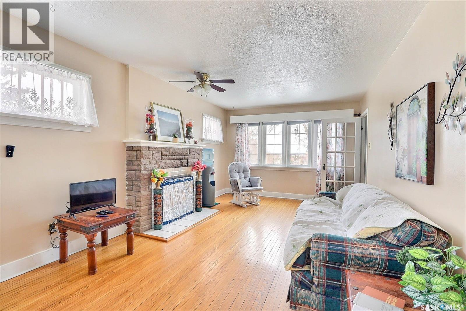 385 19th STREET W - Image 3