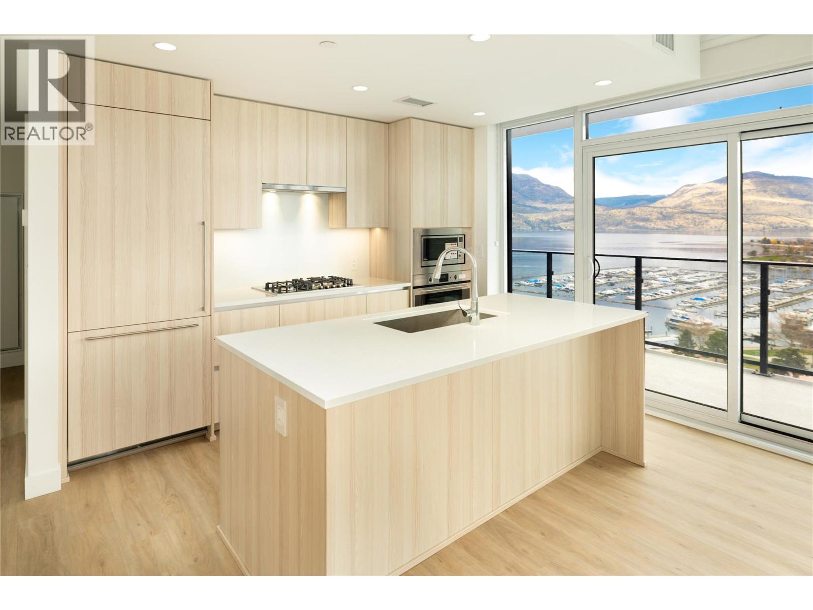 1602 238 Leon Avenue, Kelowna