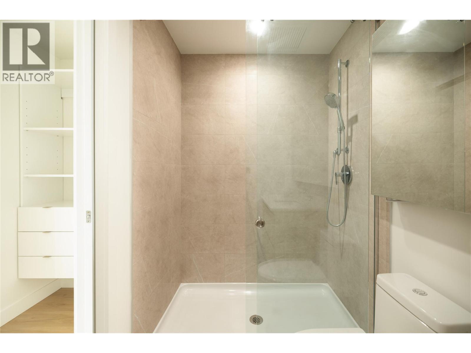 #1602 238 Leon Avenue - 30