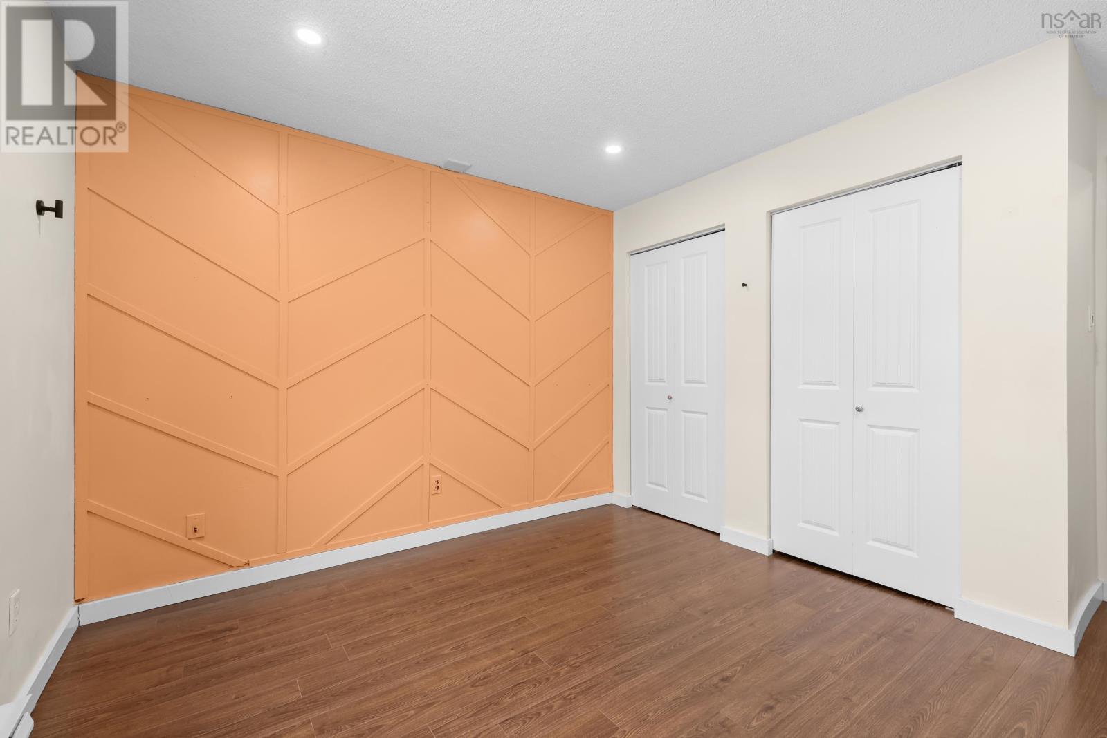 #101 2 LOMBARDY LANE - 15