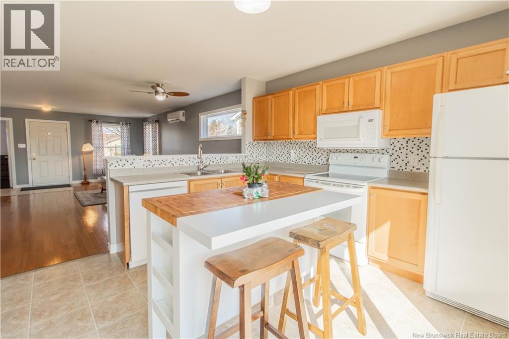 16 IMPERIAL DRIVE - 14