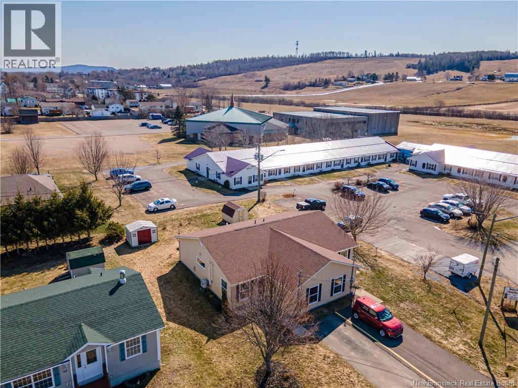 16 IMPERIAL DRIVE - 34