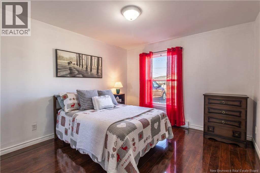 16 IMPERIAL DRIVE - 19