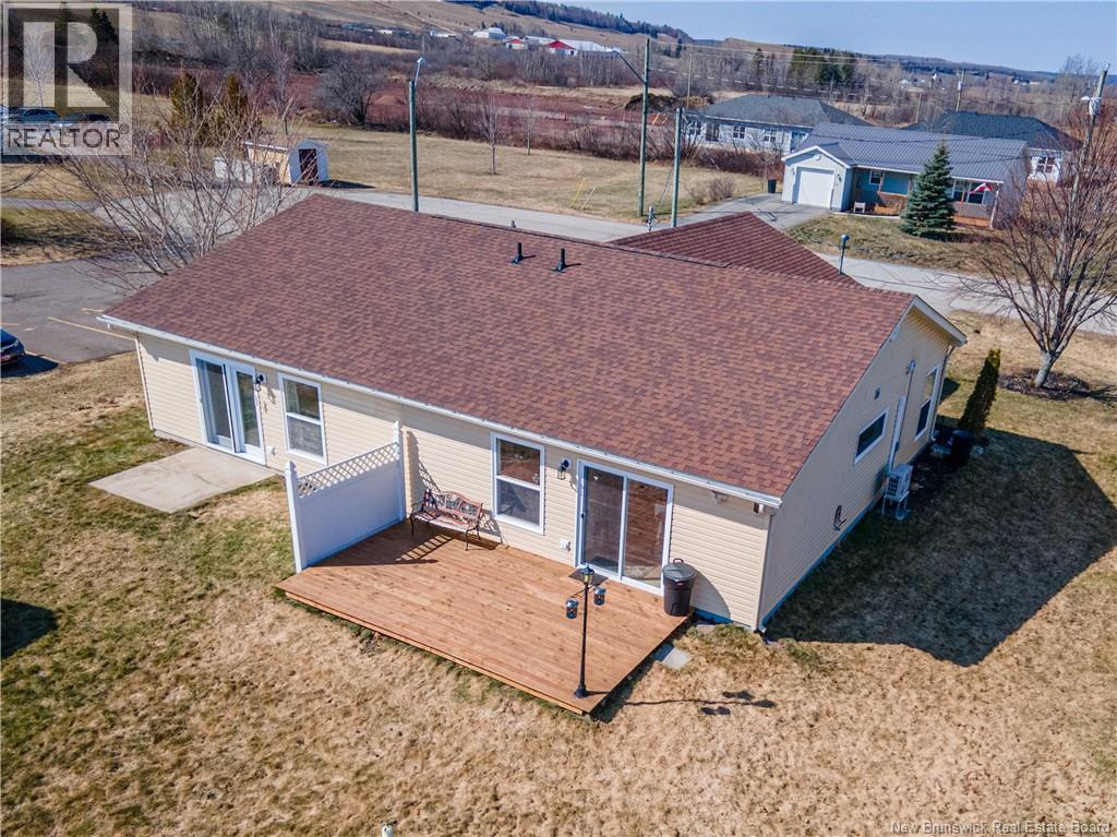 16 IMPERIAL DRIVE - 4