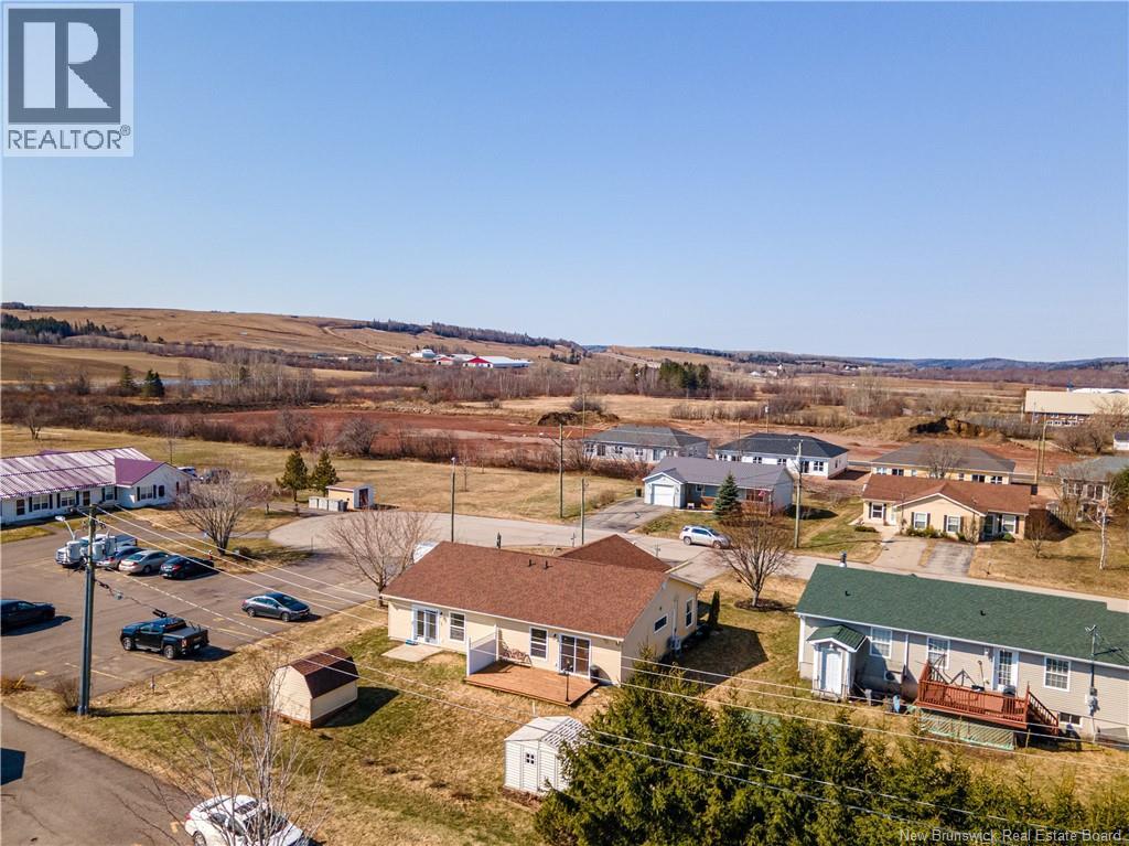16 IMPERIAL DRIVE - 33