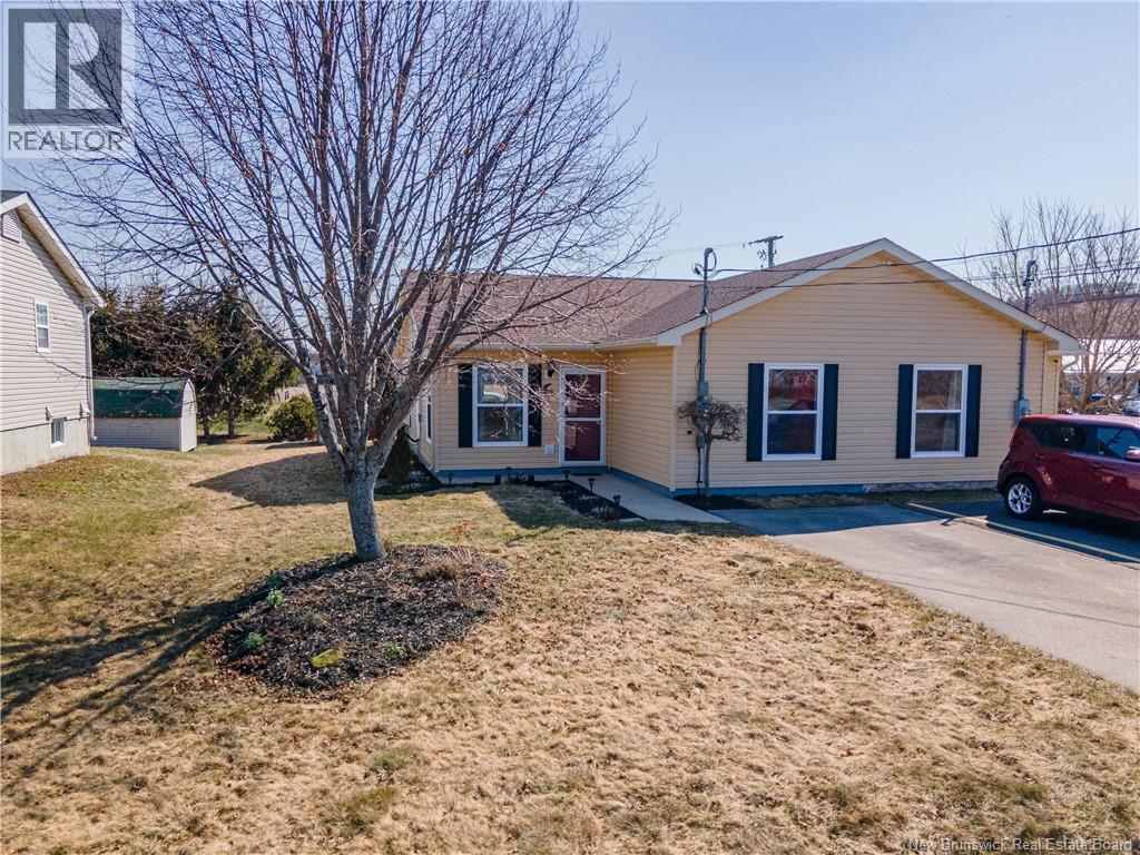 16 IMPERIAL DRIVE - Image 2