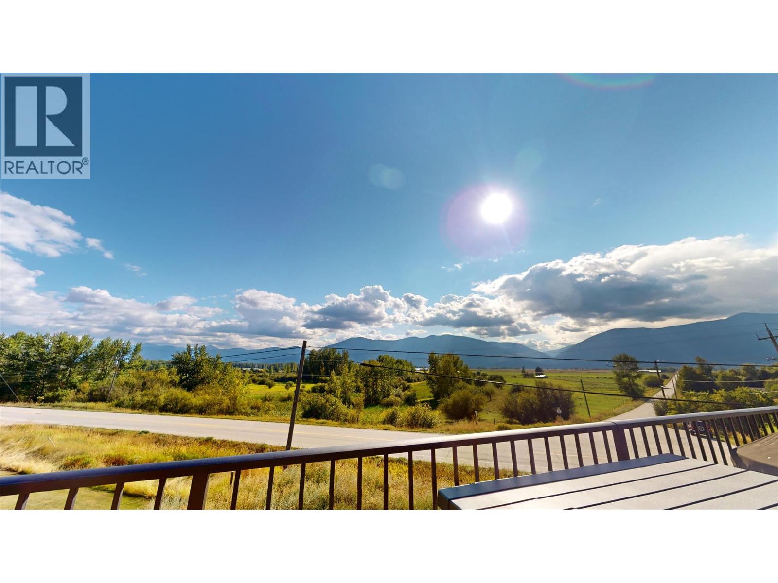 825 SELKIRK DRIVE - 3