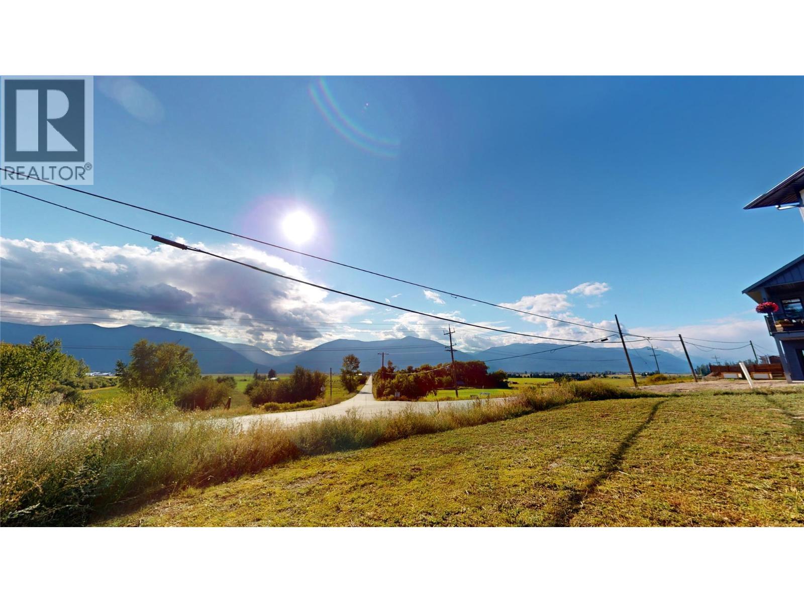 825 SELKIRK DRIVE - 4