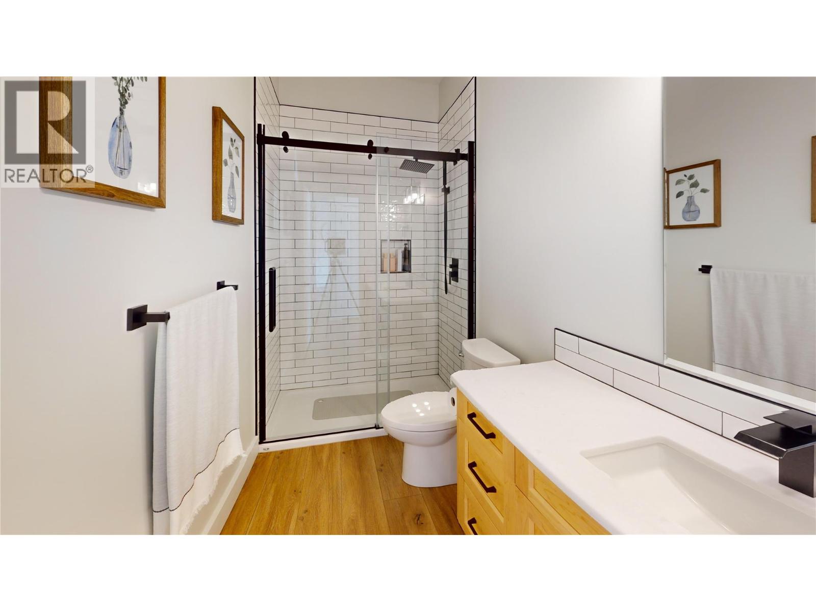 825 SELKIRK DRIVE - 17