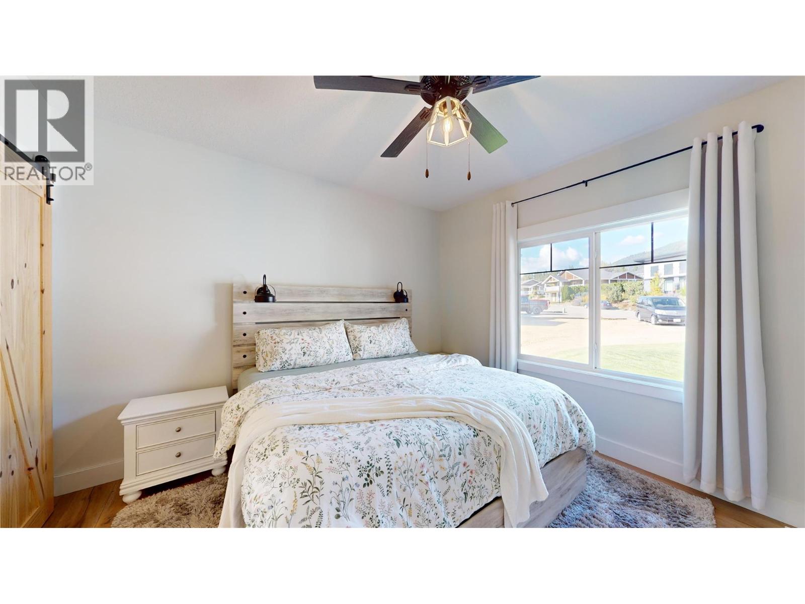 825 SELKIRK DRIVE - 18