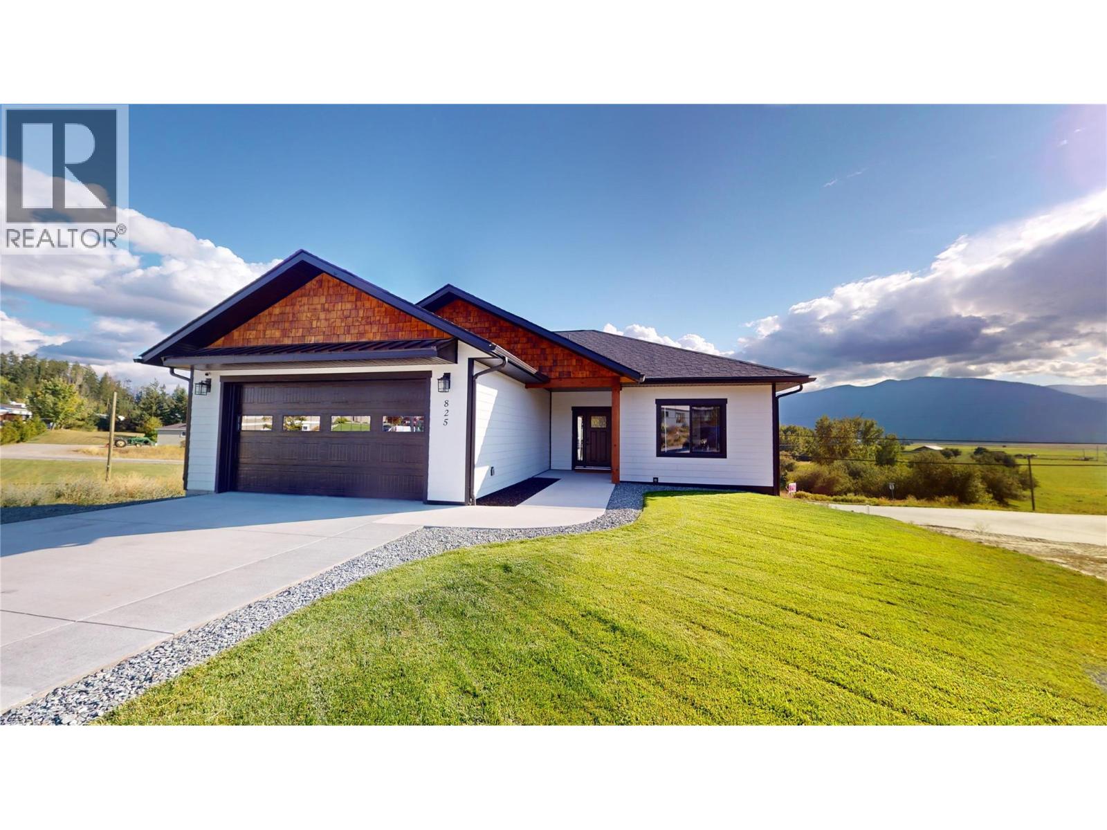 825 SELKIRK DRIVE - 1