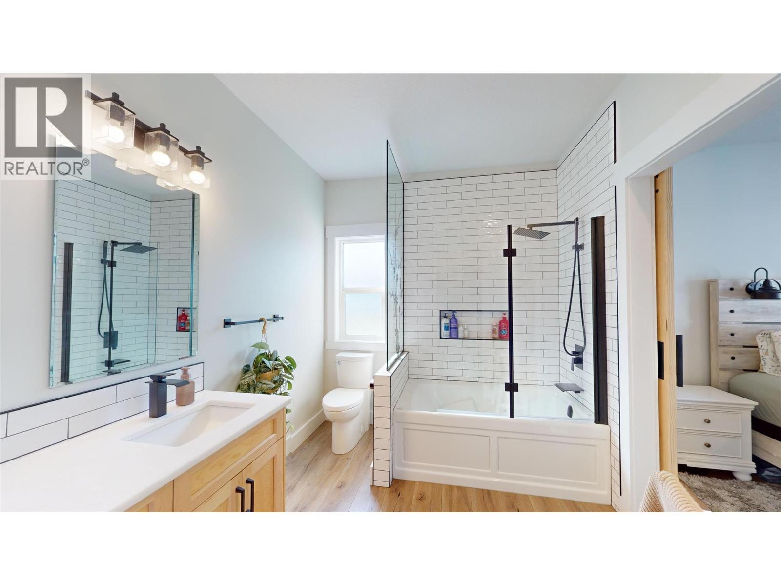 825 SELKIRK DRIVE - 21