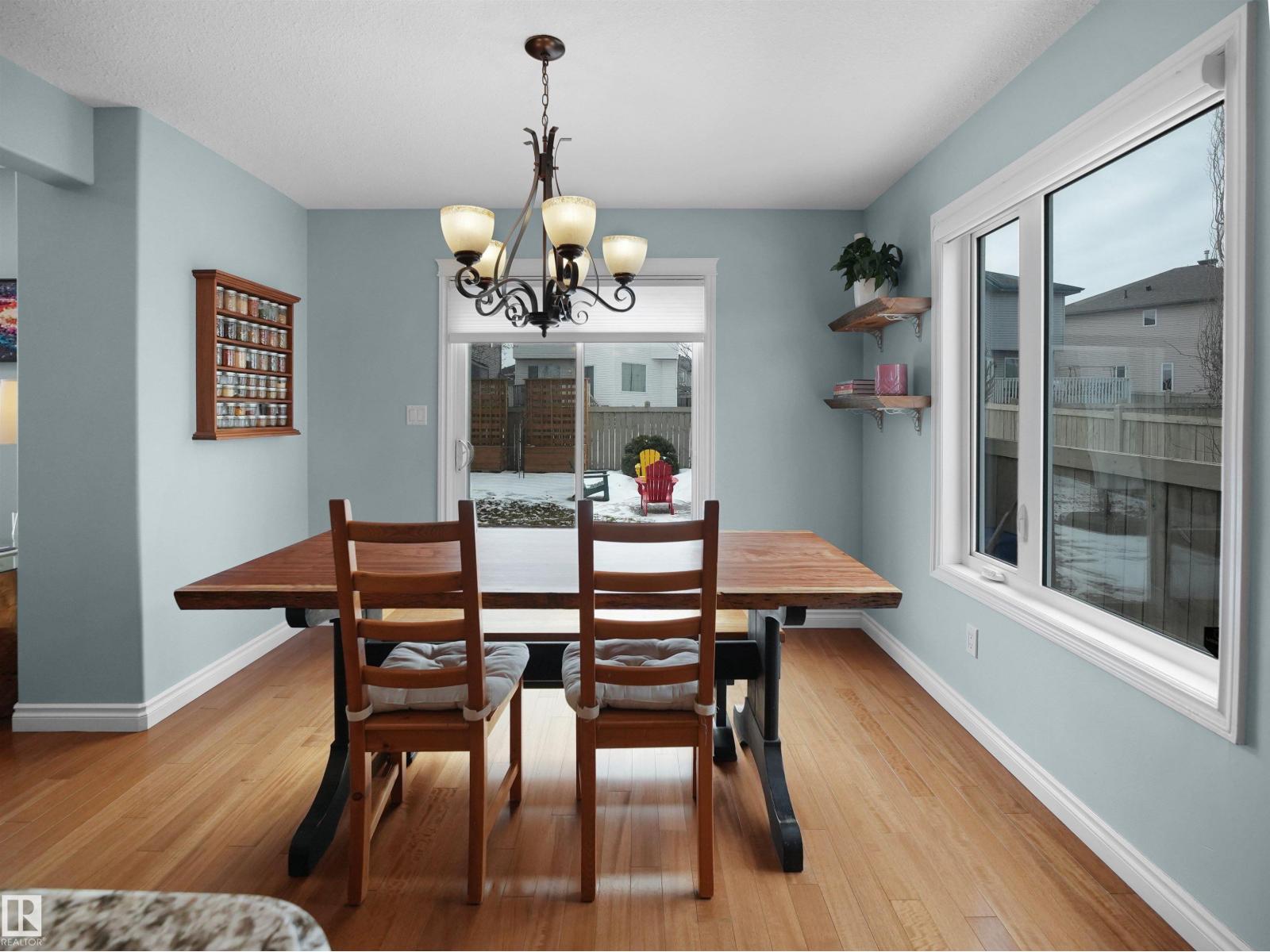 1567 37C AV NW, Edmonton