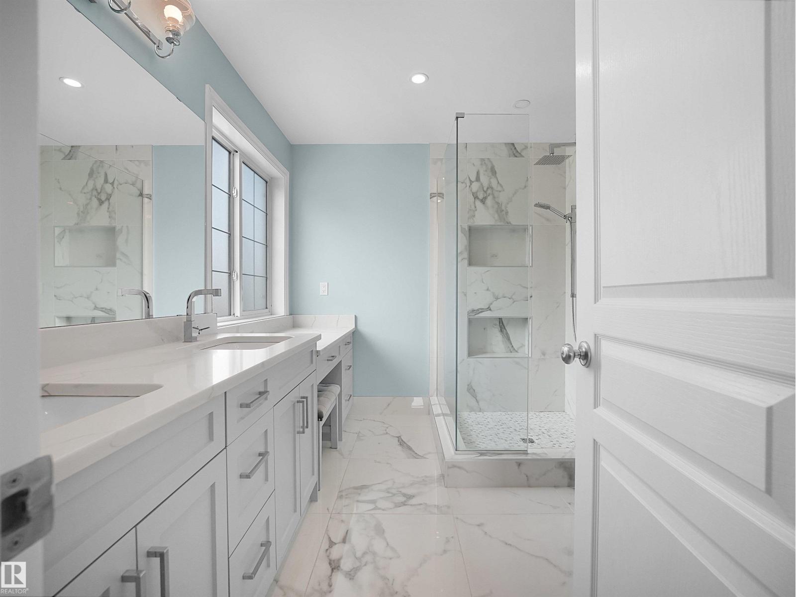 1567 37C AV NW, Edmonton