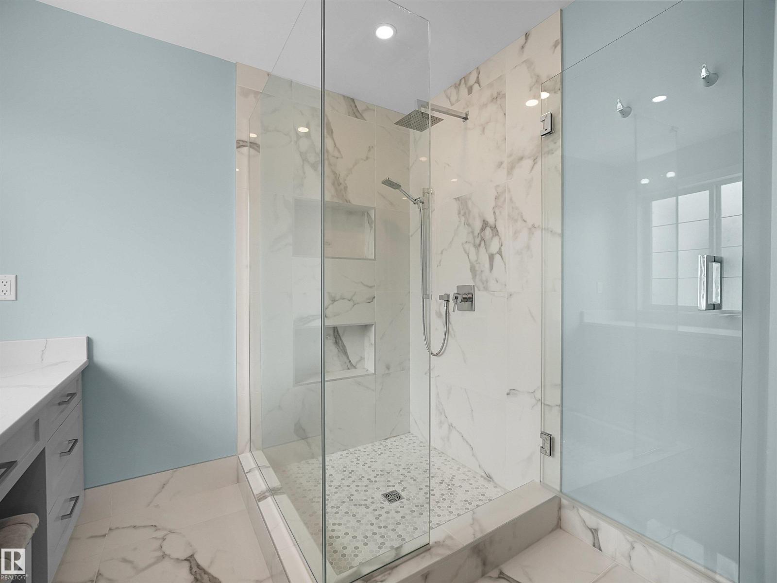 1567 37C AV NW, Edmonton