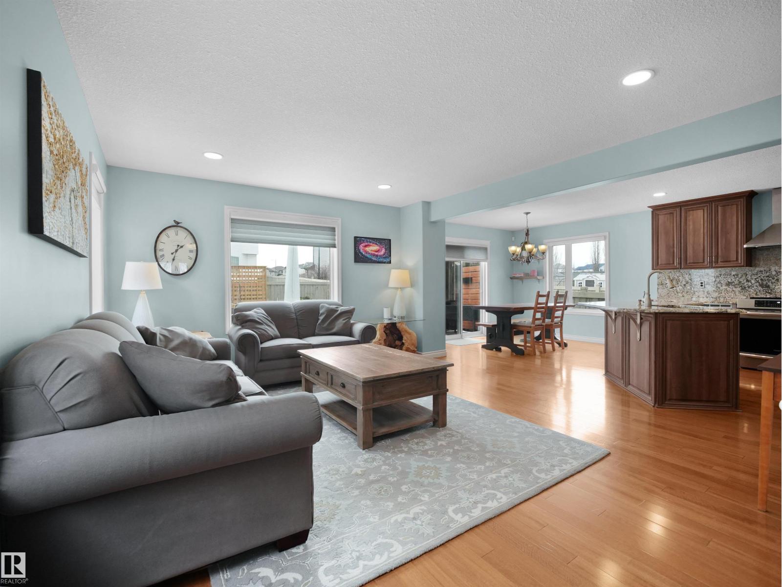 1567 37C AV NW, Edmonton