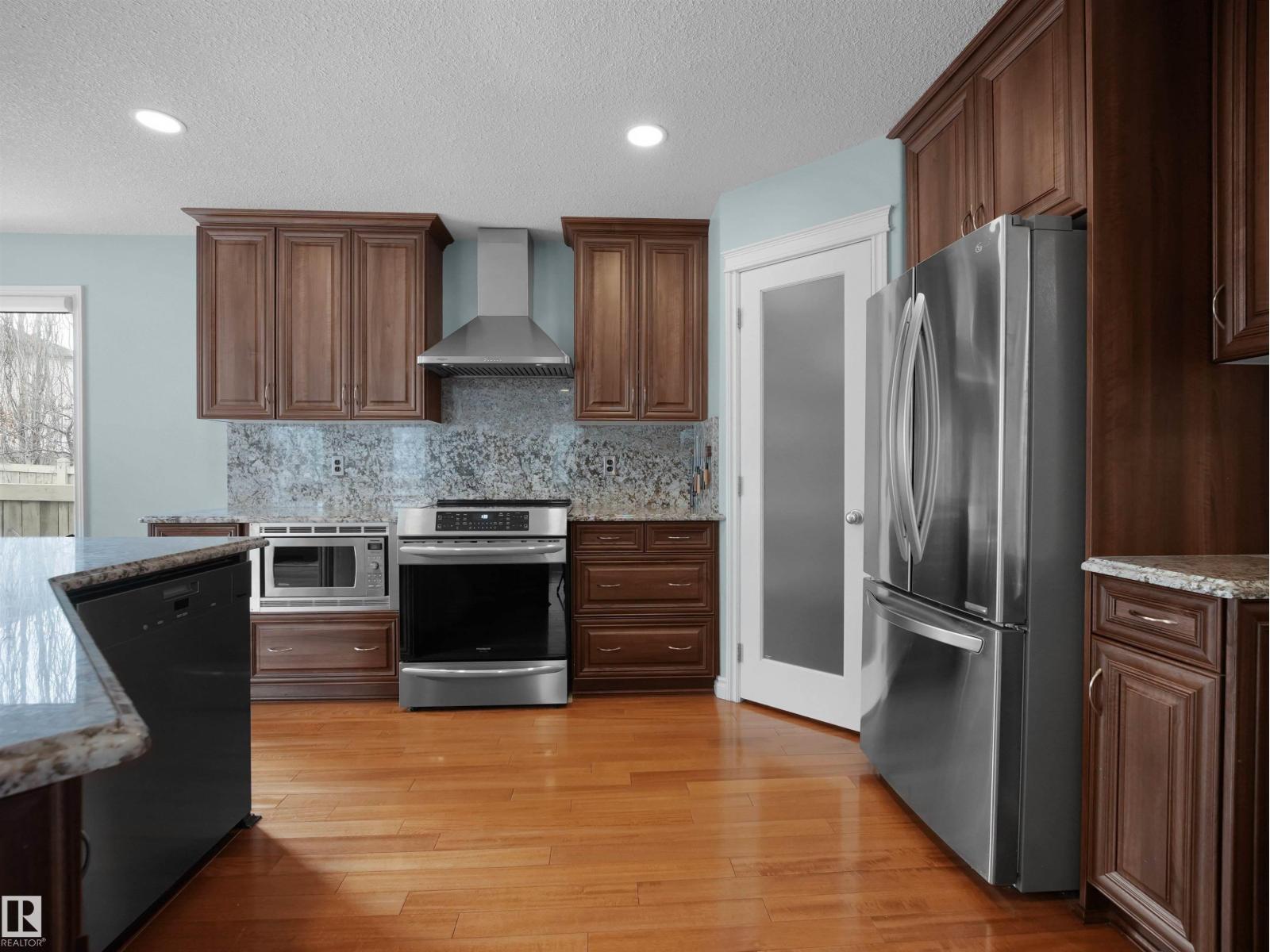 1567 37C AV NW, Edmonton