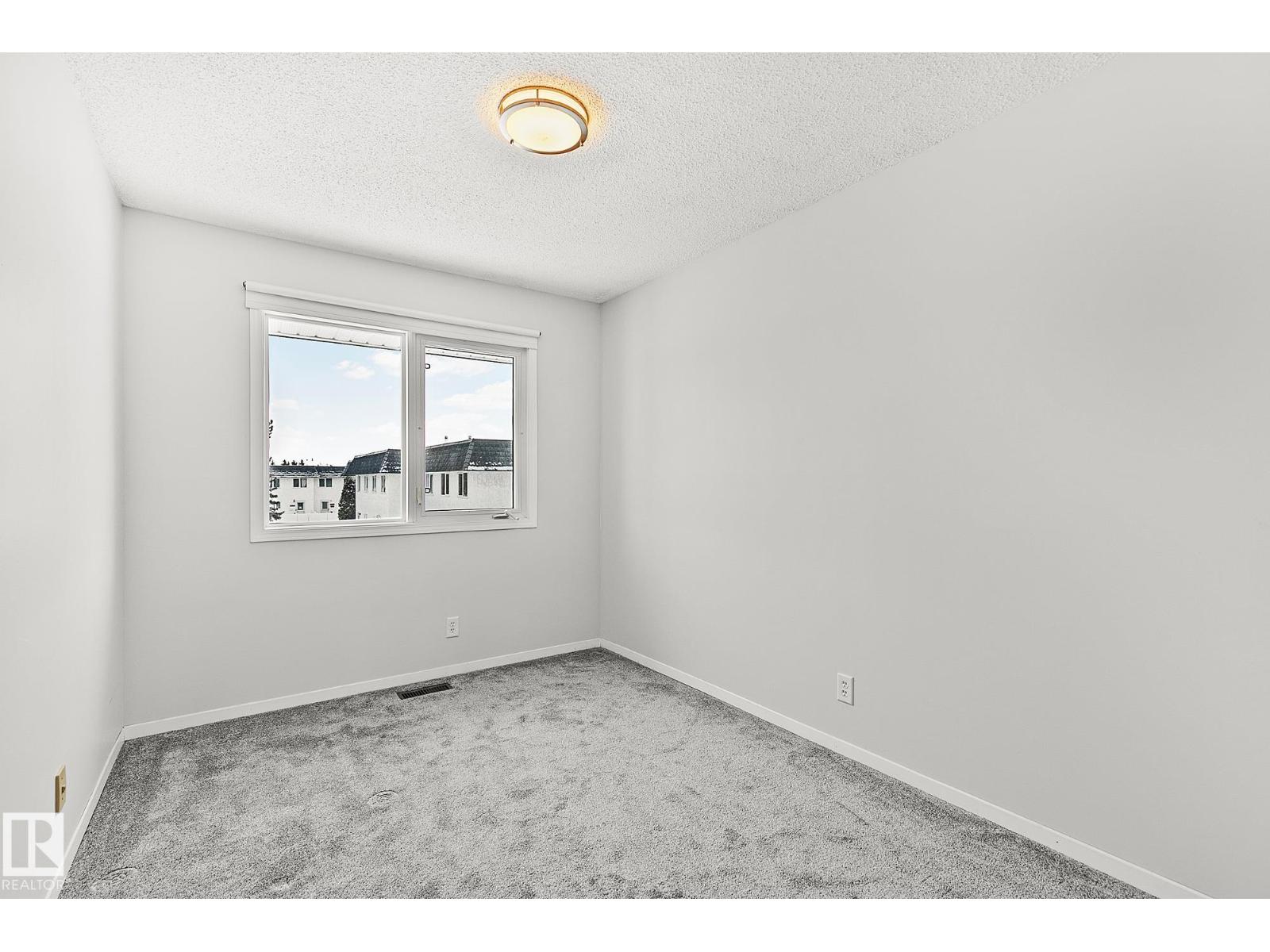 11365 22 AV NW - 16