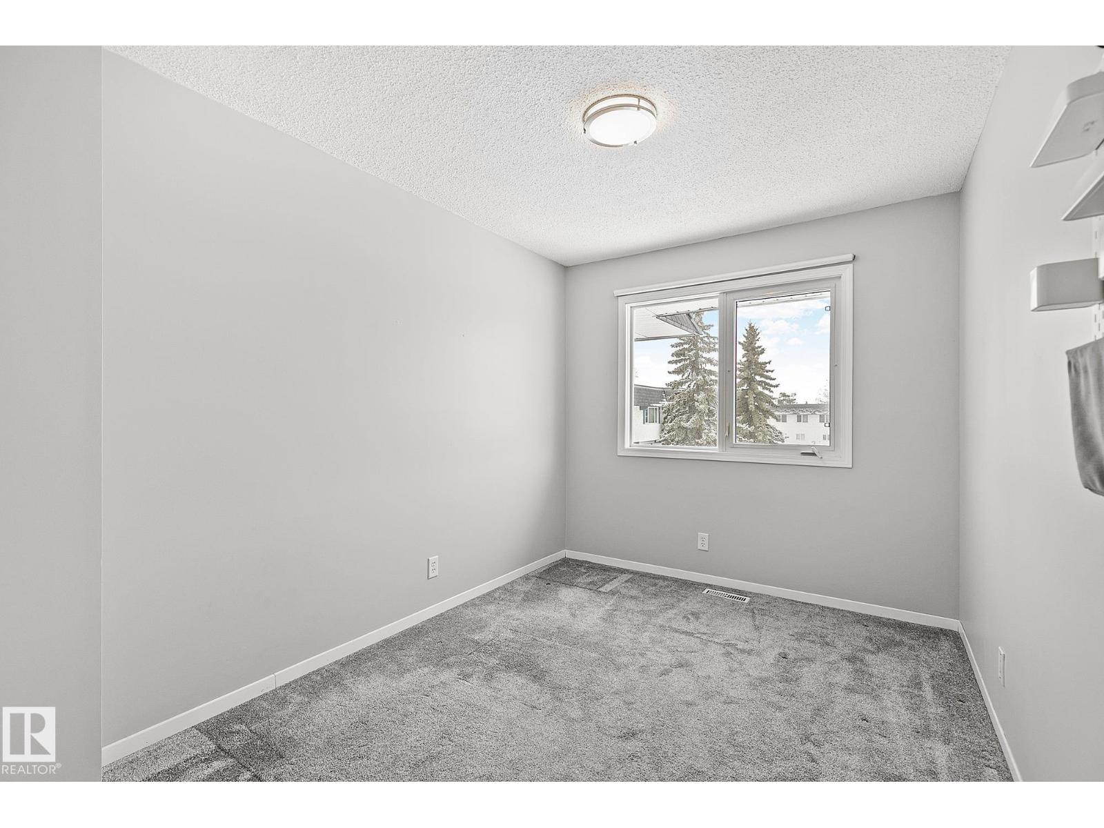 11365 22 AV NW - 18