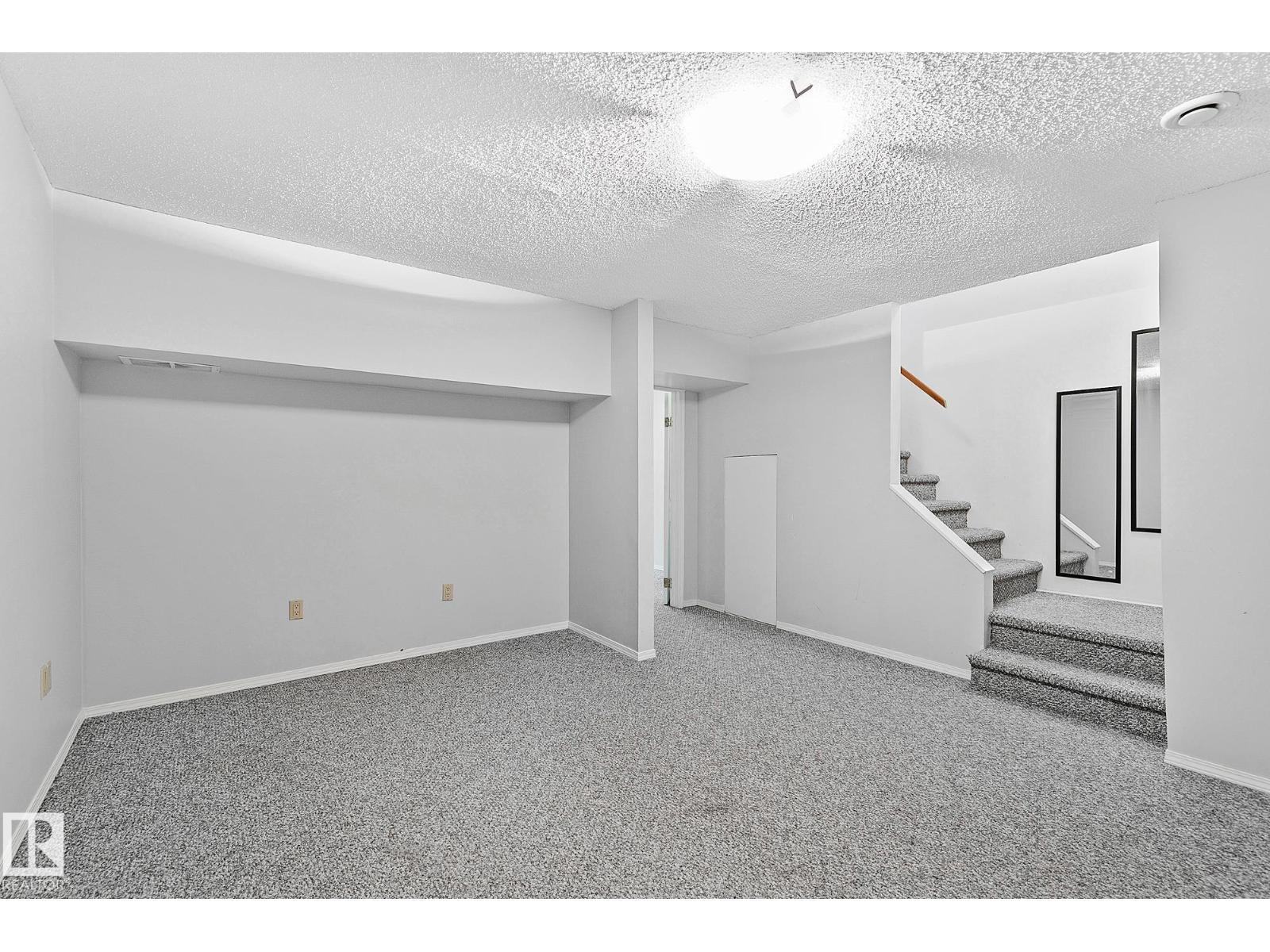 11365 22 AV NW - 20