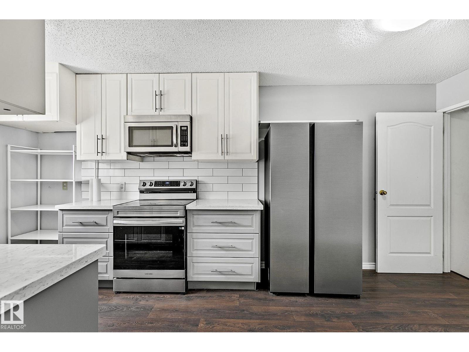 11365 22 AV NW - 3