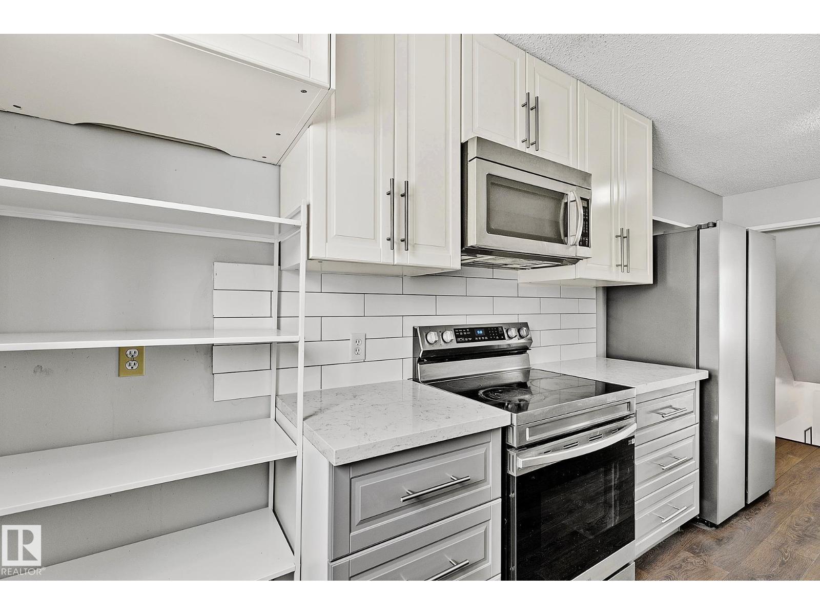11365 22 AV NW - 8