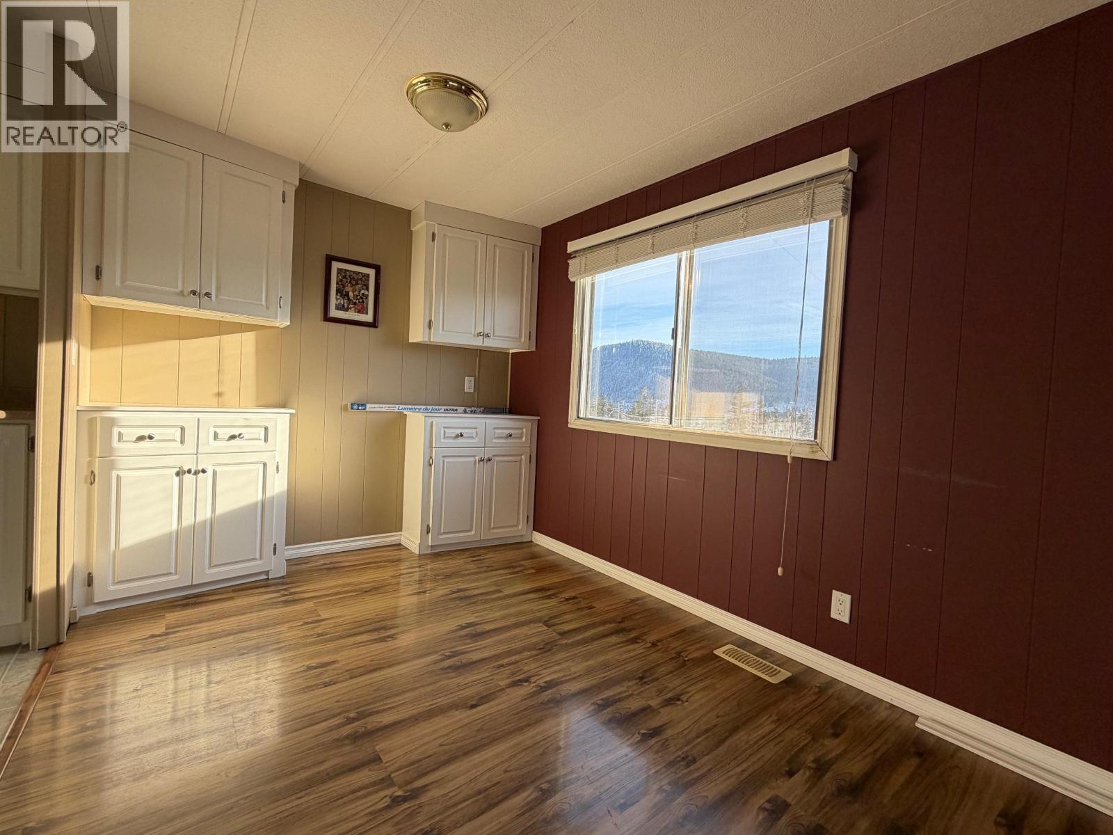 #20 1700 BROADWAY AVENUE - 4