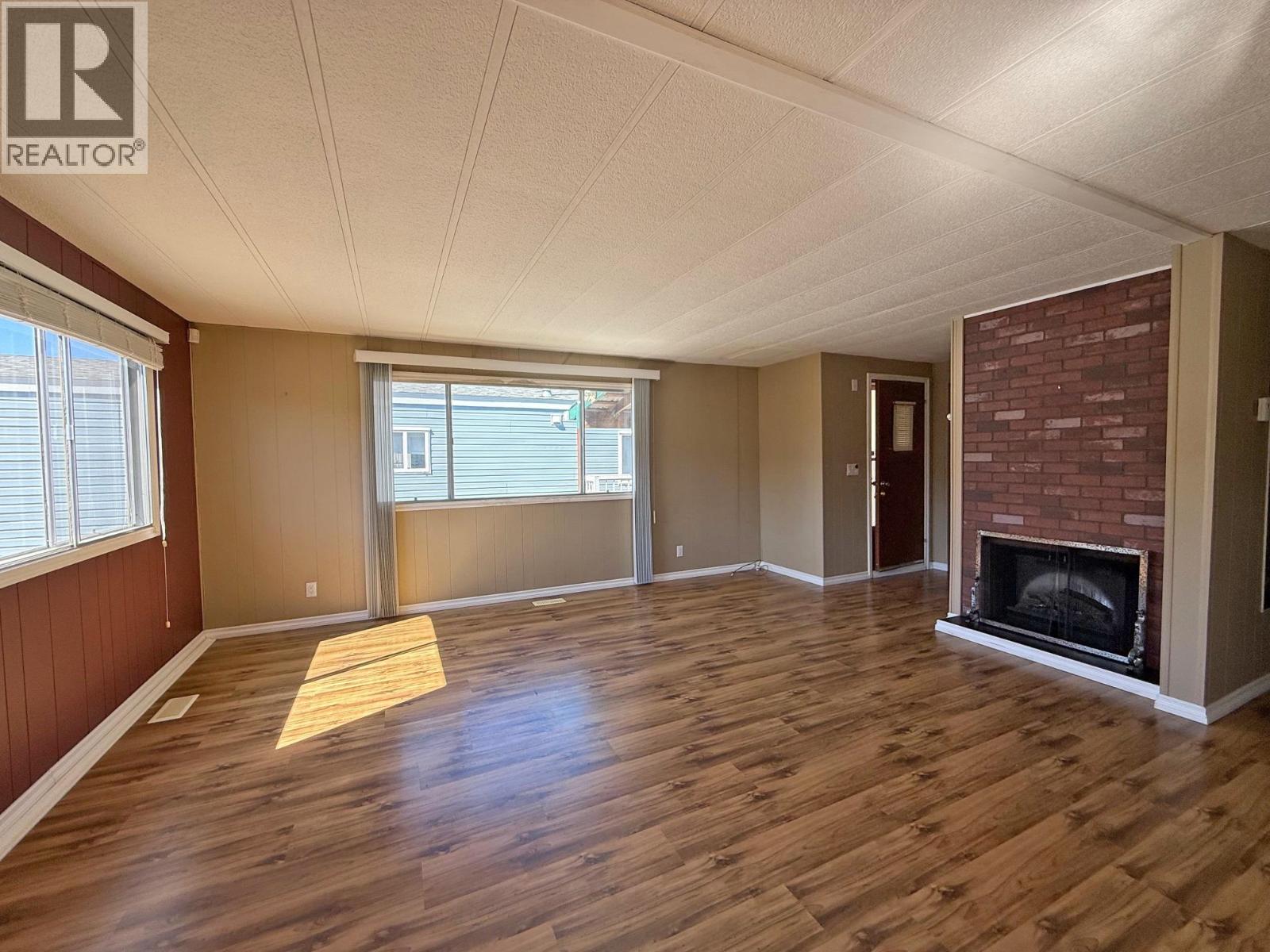 #20 1700 BROADWAY AVENUE - 6