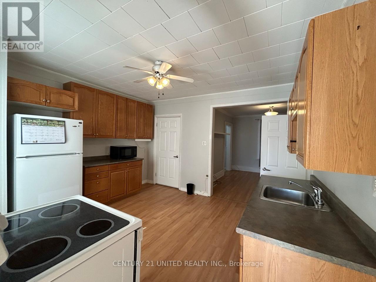 862 GEORGE STREET N - 10