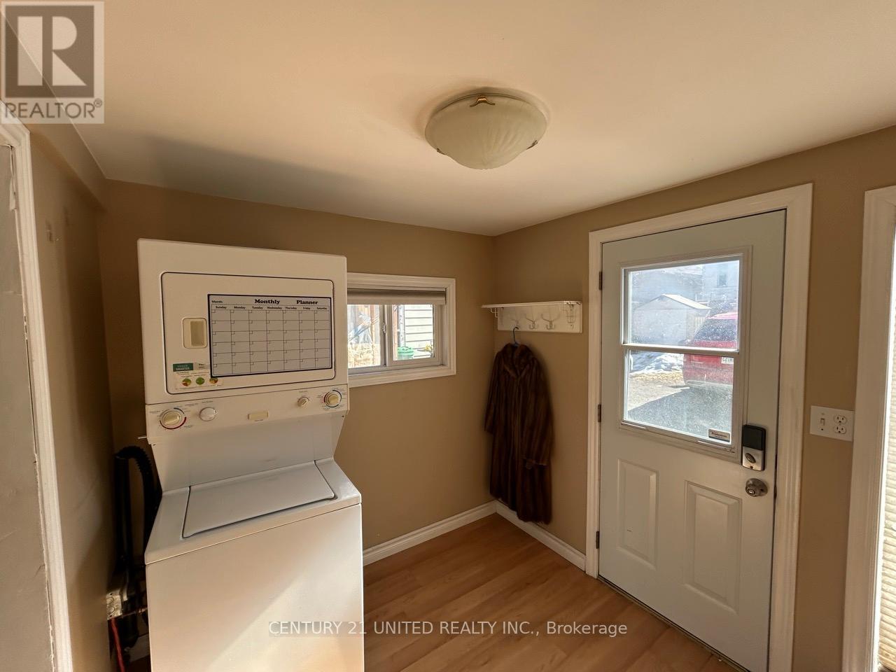 862 GEORGE STREET N - 13