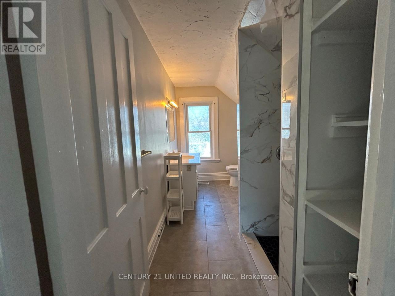 862 GEORGE STREET N - 22