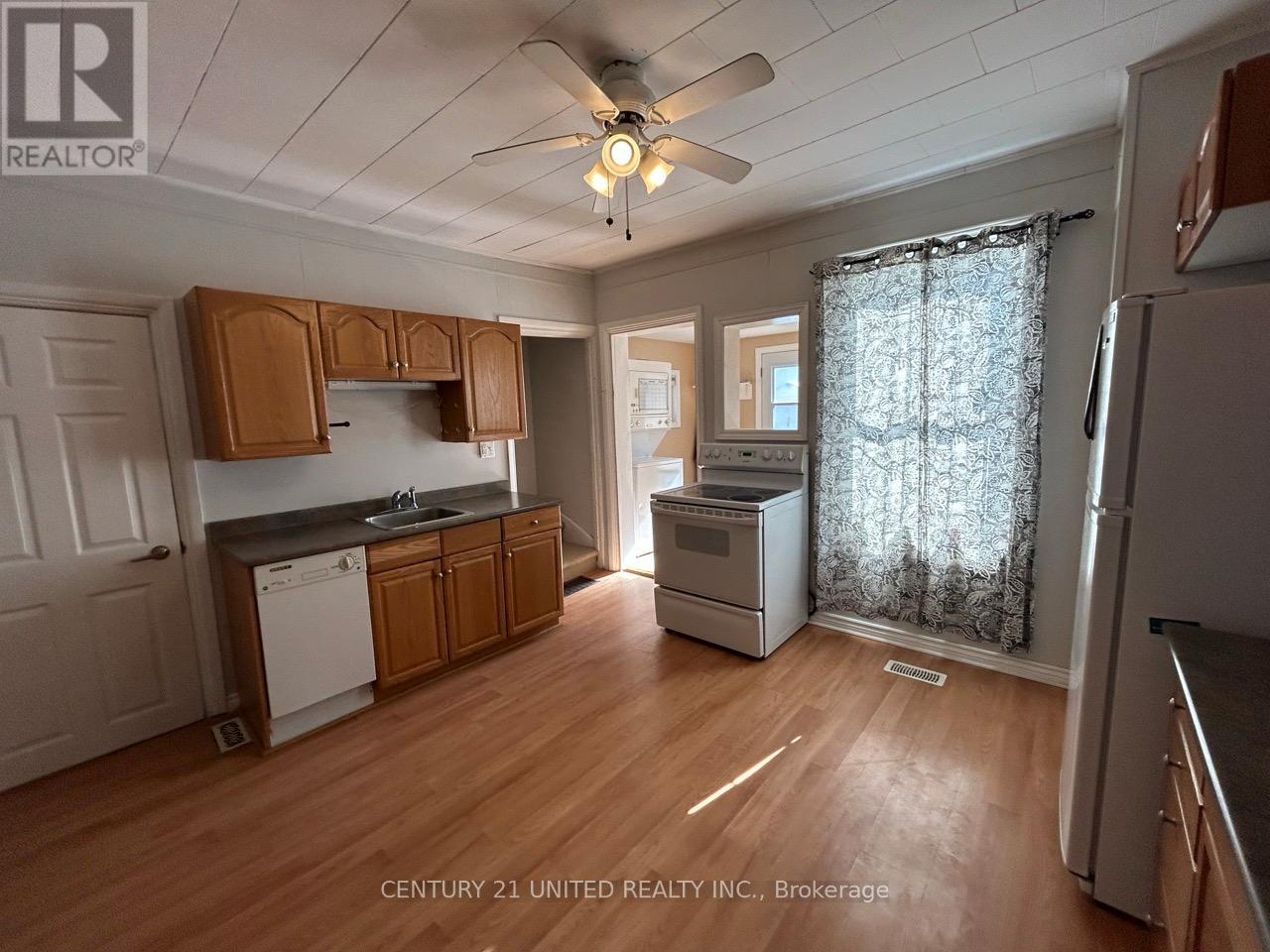 862 GEORGE STREET N - 11