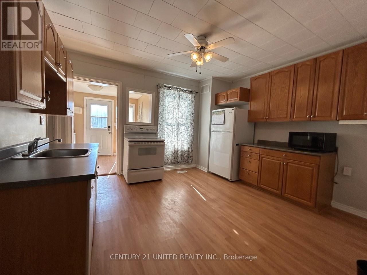 862 GEORGE STREET N - 8