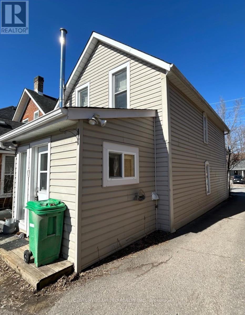 862 GEORGE STREET N - 27