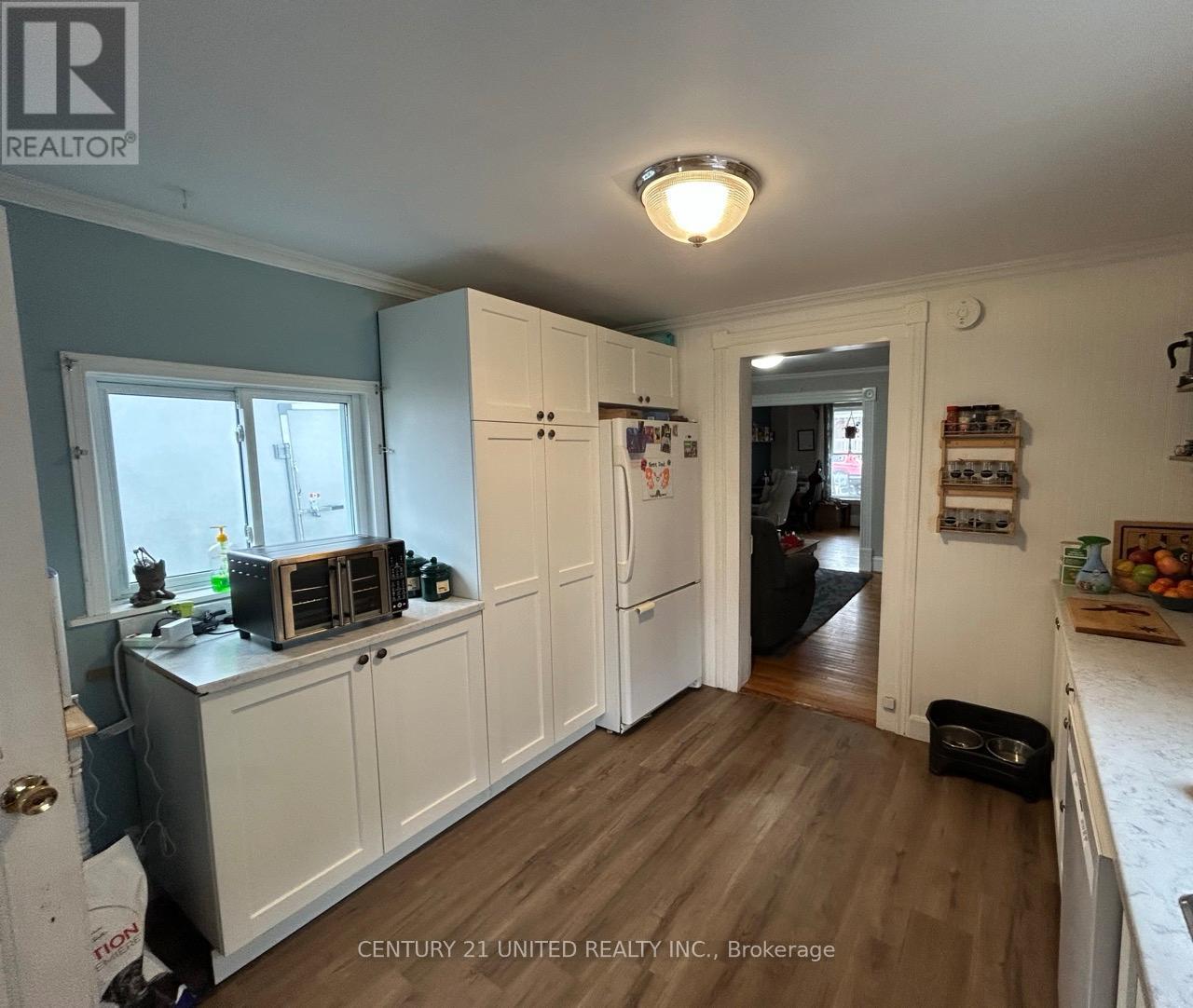 136 ROBINSON STREET - 16