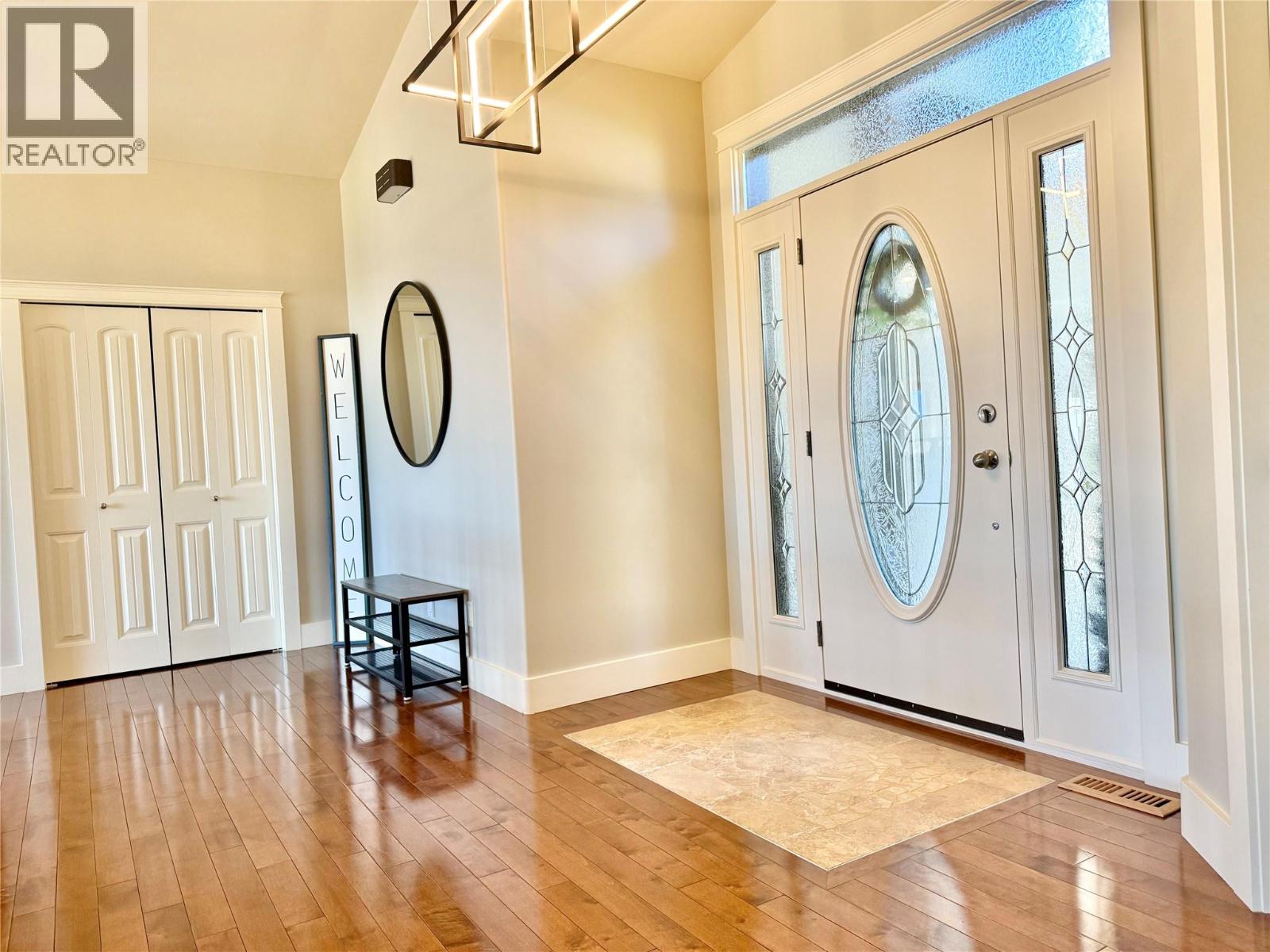 7958 MCCALLUM VIEW Drive, Grand Forks