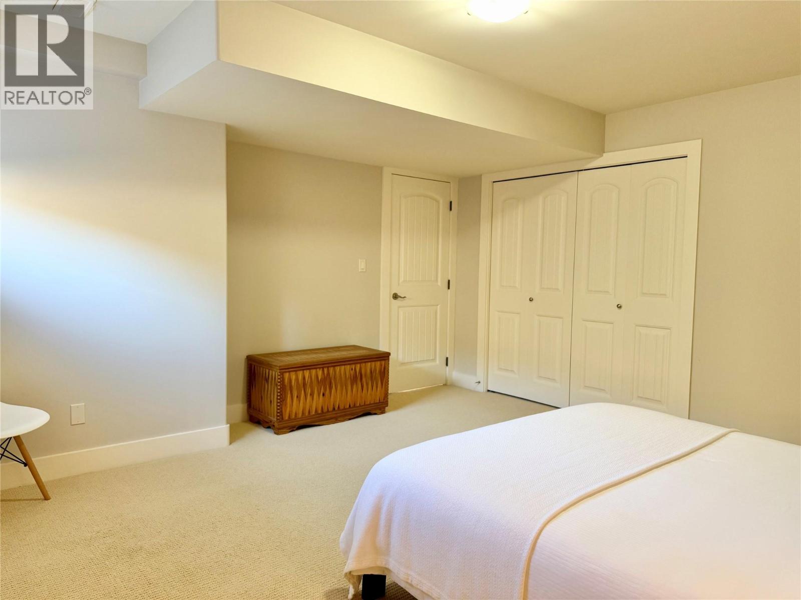 7958 MCCALLUM VIEW Drive, Grand Forks