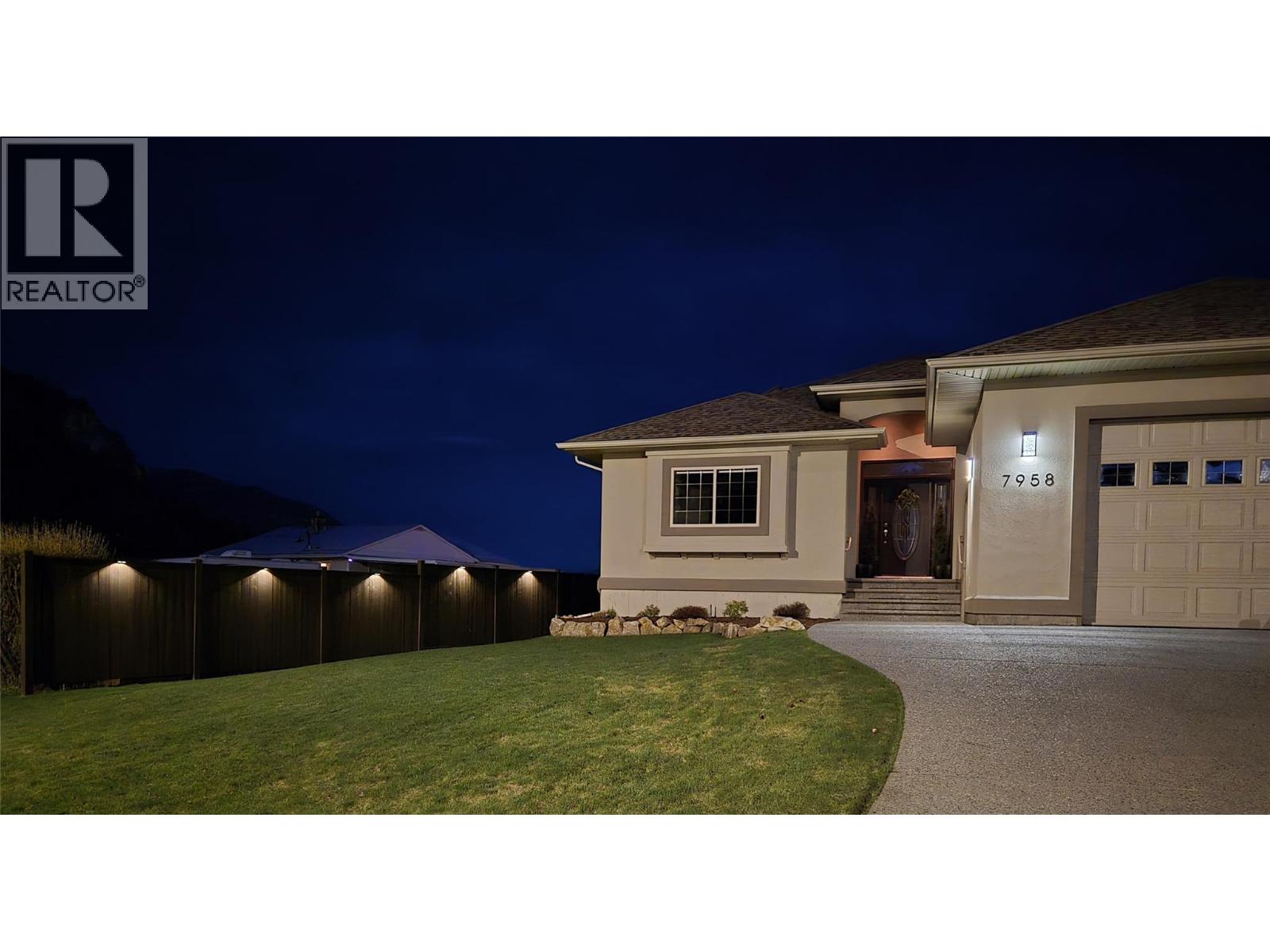 7958 MCCALLUM VIEW Drive, Grand Forks