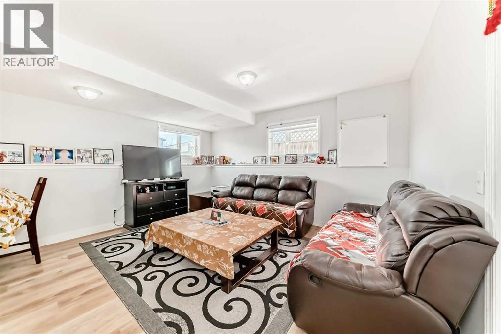 Single Family House 4 Level for Sale in  Los Alamos Place NE Monterey Park Calgary 