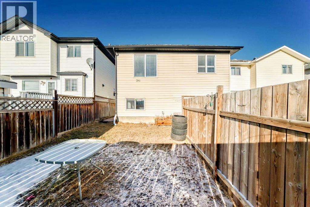 Single Family House 4 Level for Sale in  Los Alamos Place NE Monterey Park Calgary 