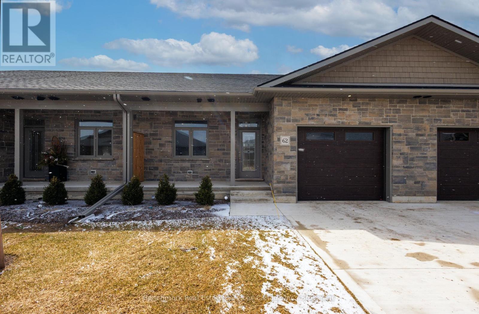 62 CAVALIER CRESCENT