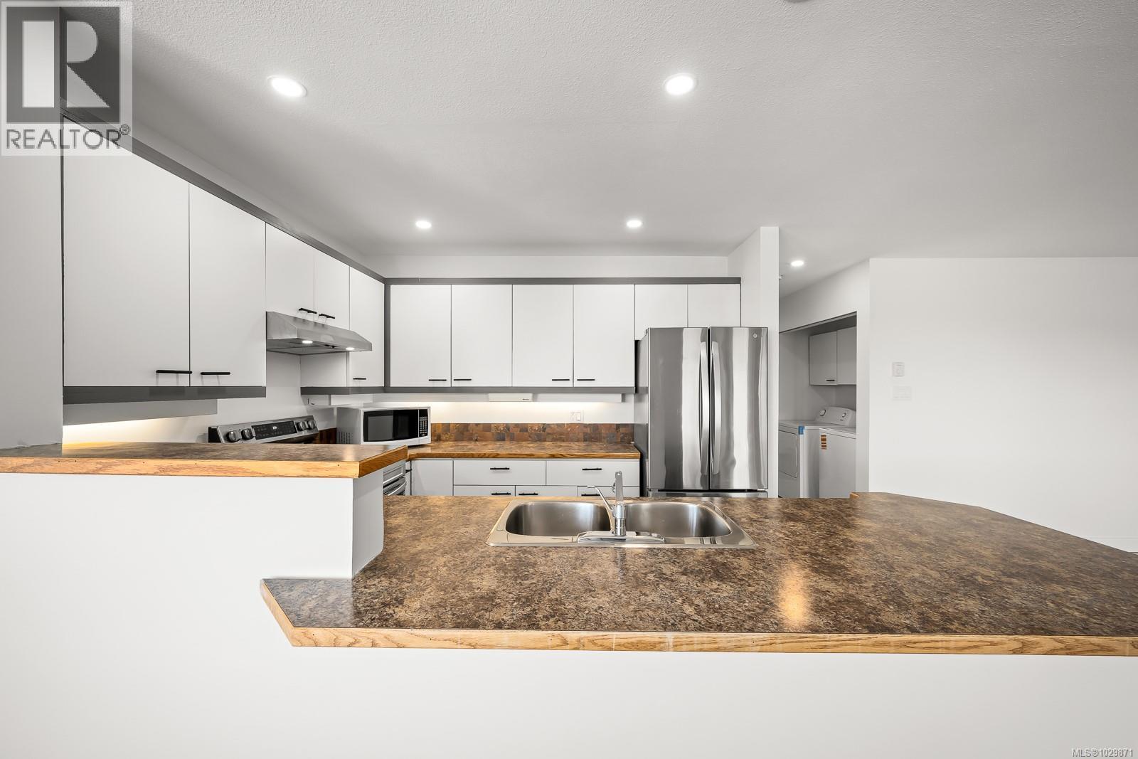 3303 27 ISLAND Hwy S, Campbell River