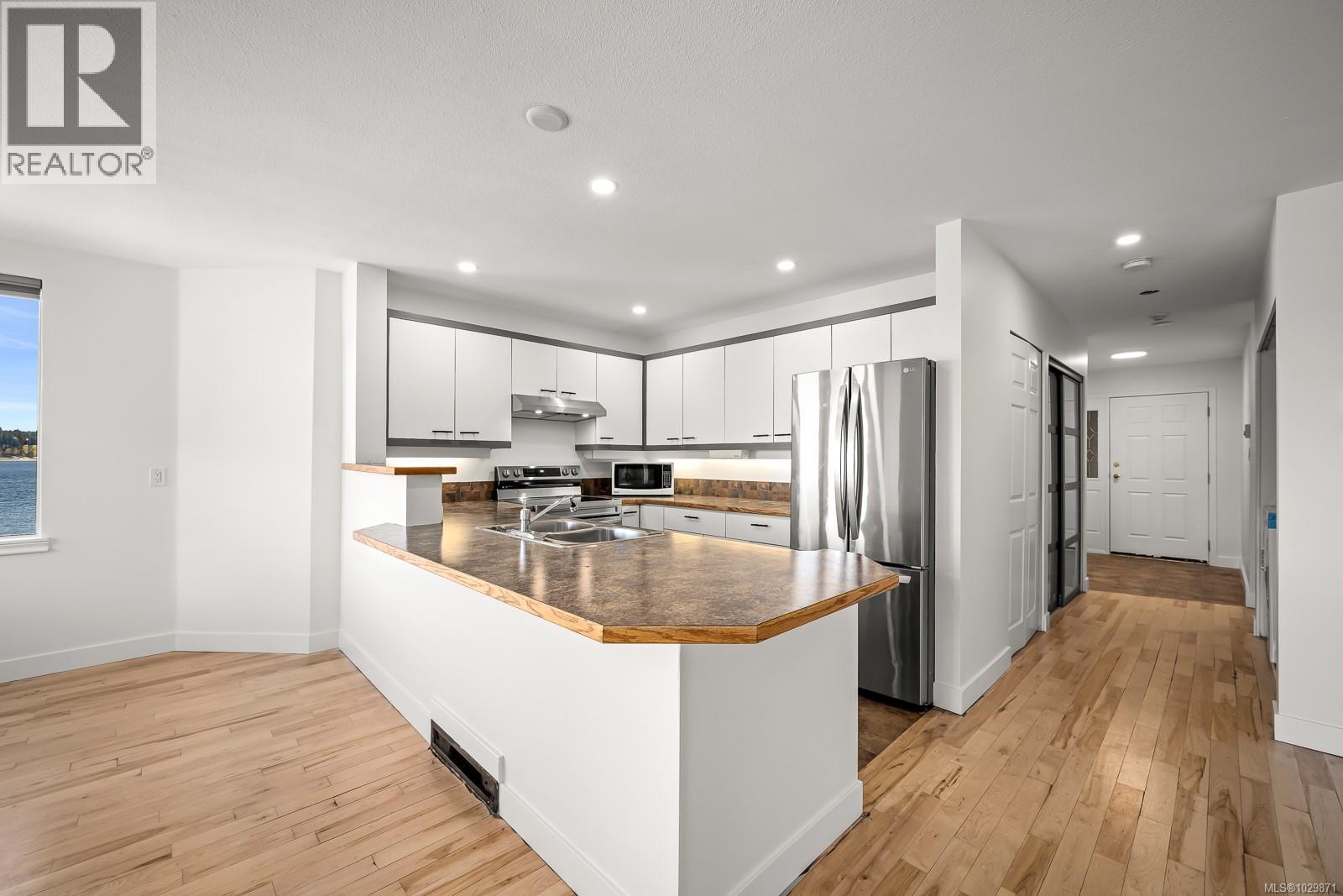 3303 27 ISLAND Hwy S, Campbell River