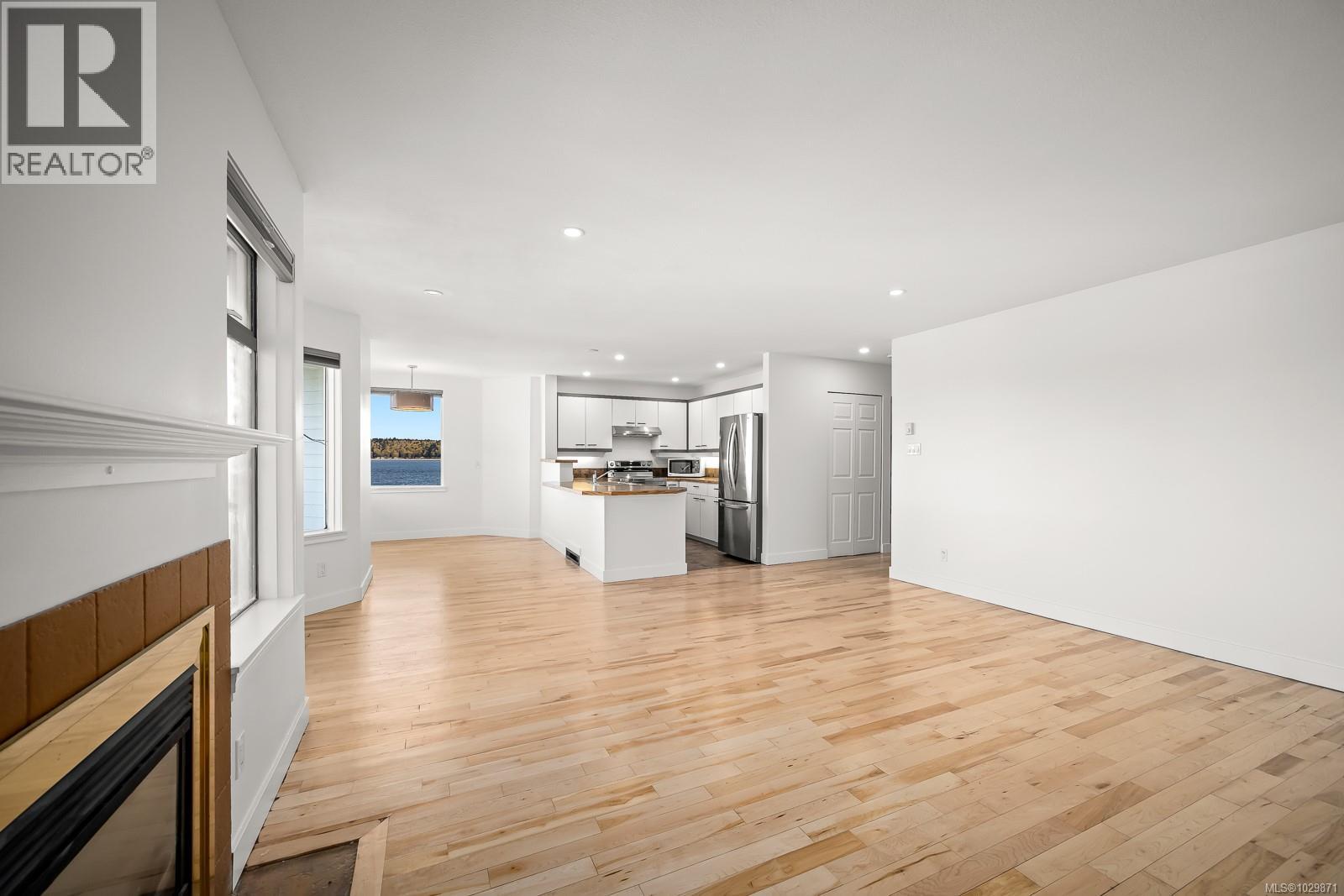 3303 27 ISLAND Hwy S, Campbell River