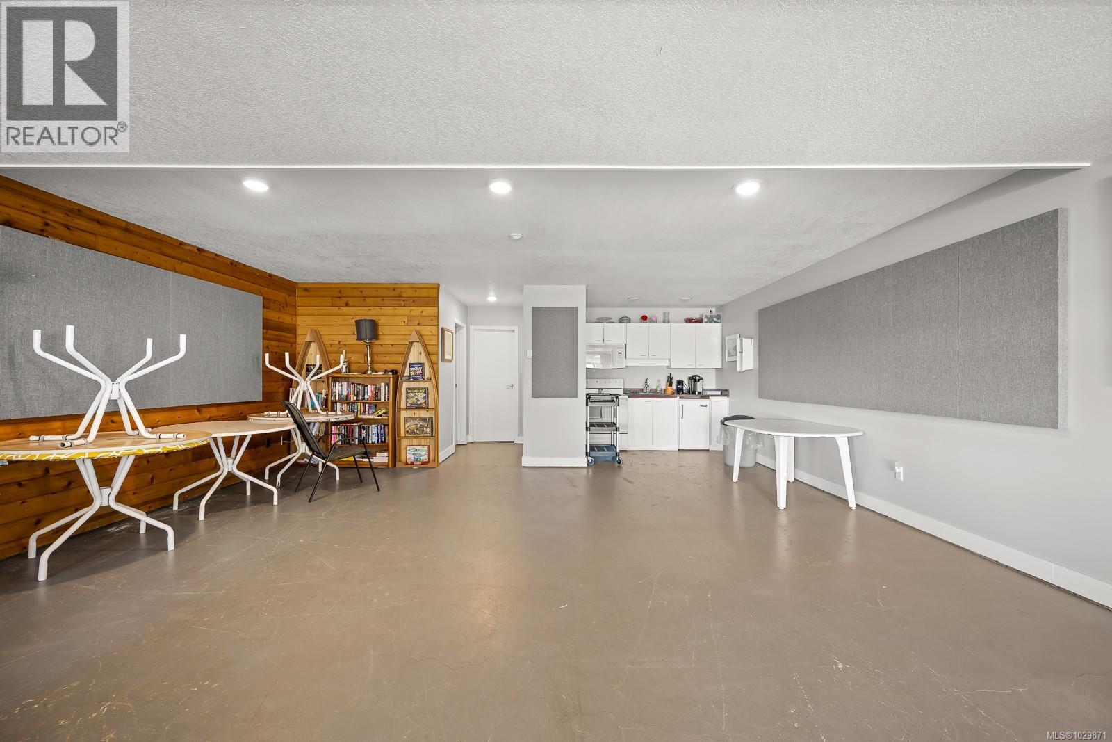 3303 27 ISLAND Hwy S, Campbell River