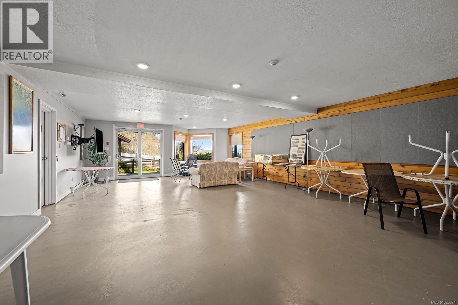 3303 27 ISLAND Hwy S, Campbell River